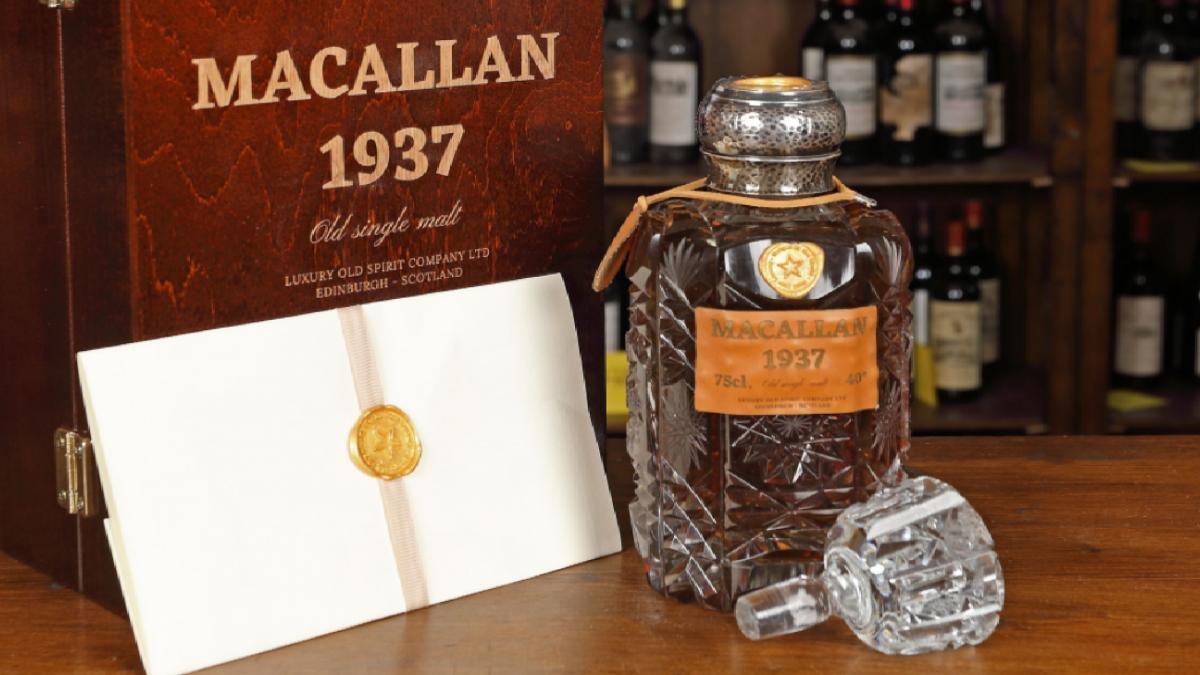  A fost scoasa la licitatie cea mai veche sticla de whisky din Romania
