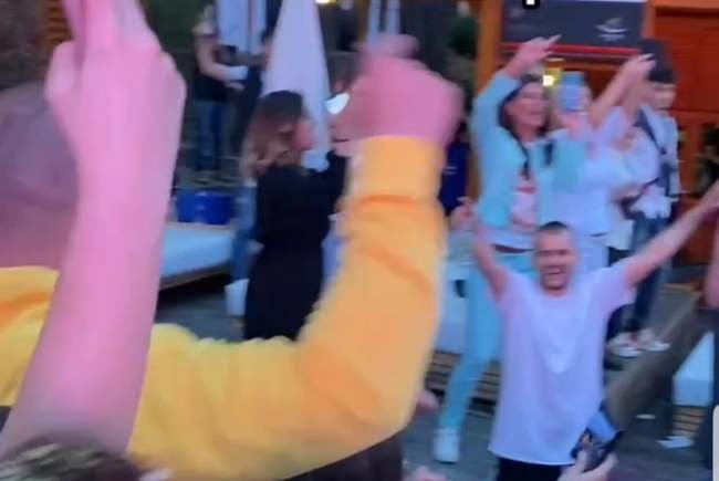  VIDEO Mega-petrecere dată de gol pe Facebook. Polițiștii scriu zeci de amenzi