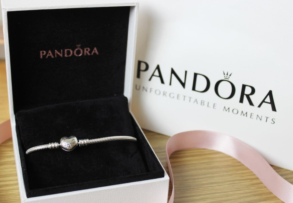  Compania daneză Pandora renunţă la diamantele extrase din mine şi le înlocuieşte cu cele artificiale