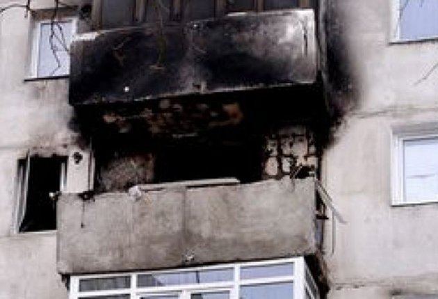  Explozie într-un apartament din Sighetu Marmaţiei. Un bărbat a ajuns la spital