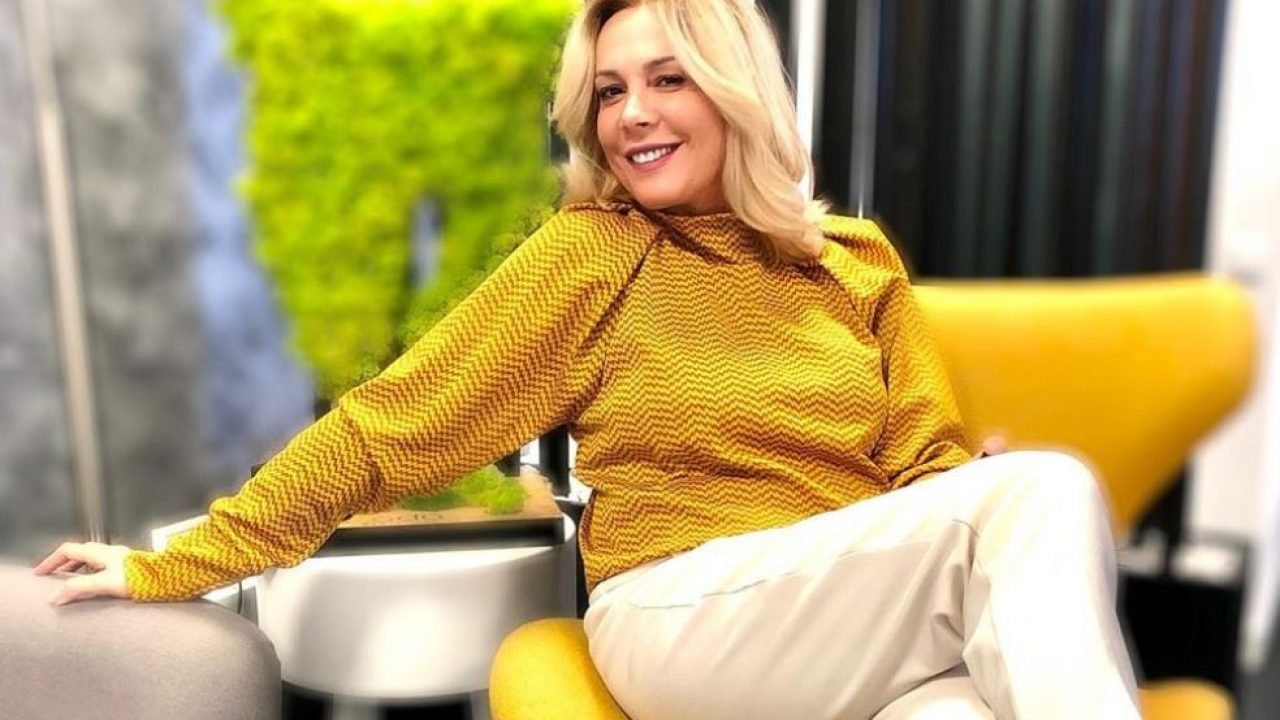  Dana Săvuică recunoaşte că a fost curtată de Becali şi Cătălin Botezatu
