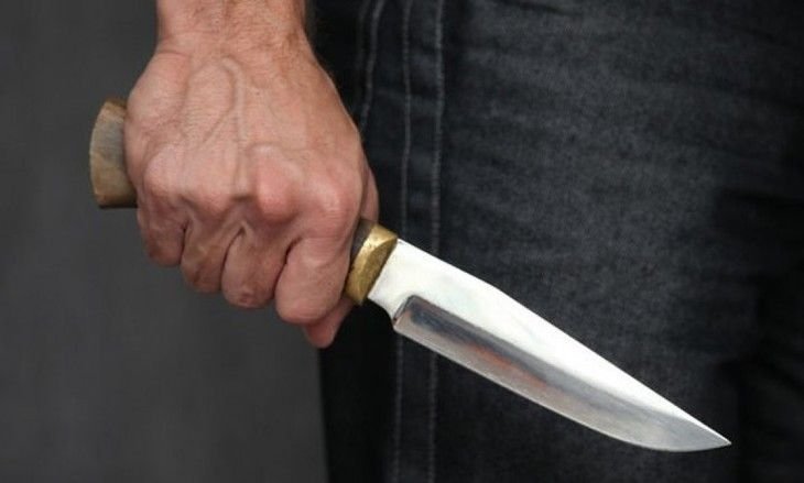  Zeci de lovituri de cuţit aplicate de un tânăr de 19 ani. Cum a scăpat cu viață victima!