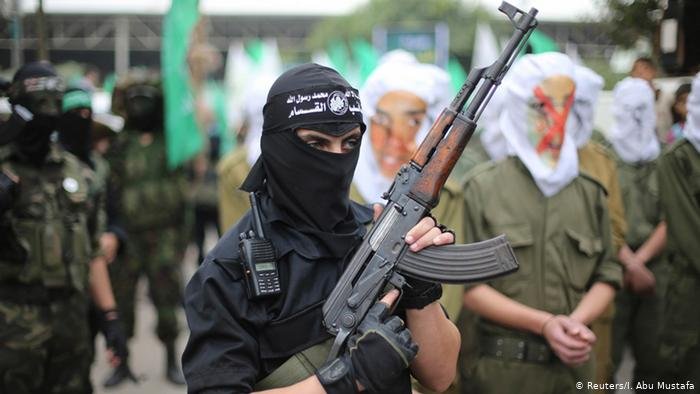  Hamasul anunţă uciderea mai multor comandanţi în atacuri aeriene israeliene