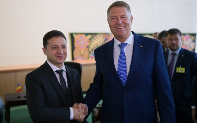  Iohannis, discuție cu președintele Ucrainei despre Rusia, vaccinurile donate de România și minoritatea română