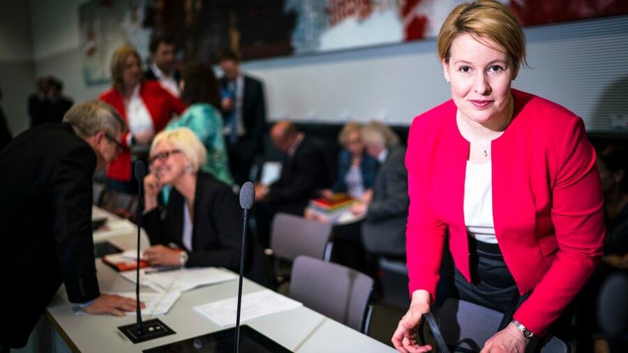  Ministrul german al Familiei Franziska Giffey demisionează în urma unor acuzaţii de plagiat