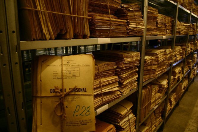  Istoricii Hodor și Demetriade: Armata deține ilegal arhive ale fostei Securități