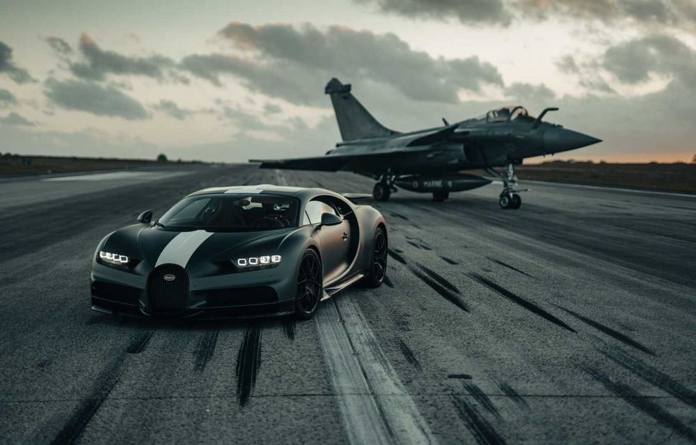  VIDEO: Bugatti Chiron, față în față cu un avion de luptă Rafale