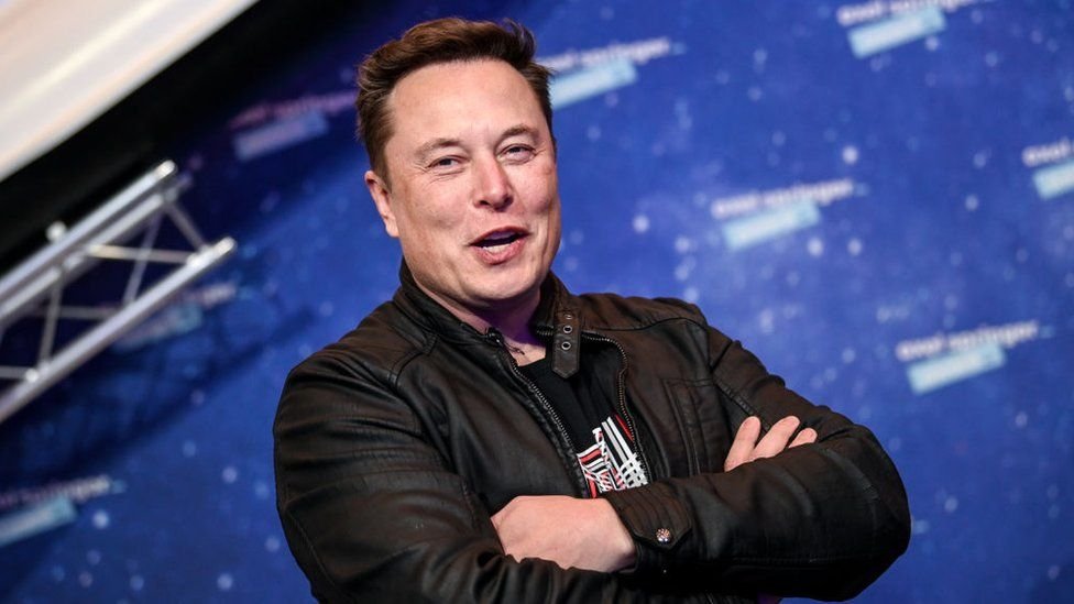  Elon Musk susţine din nou că preferă criptomonedele. Ce lovitură mai pregăteşte miliardarul