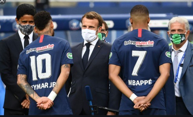  Macron glumeşte cu Mbappe despre transferul jucătorului la Olympique Marseille