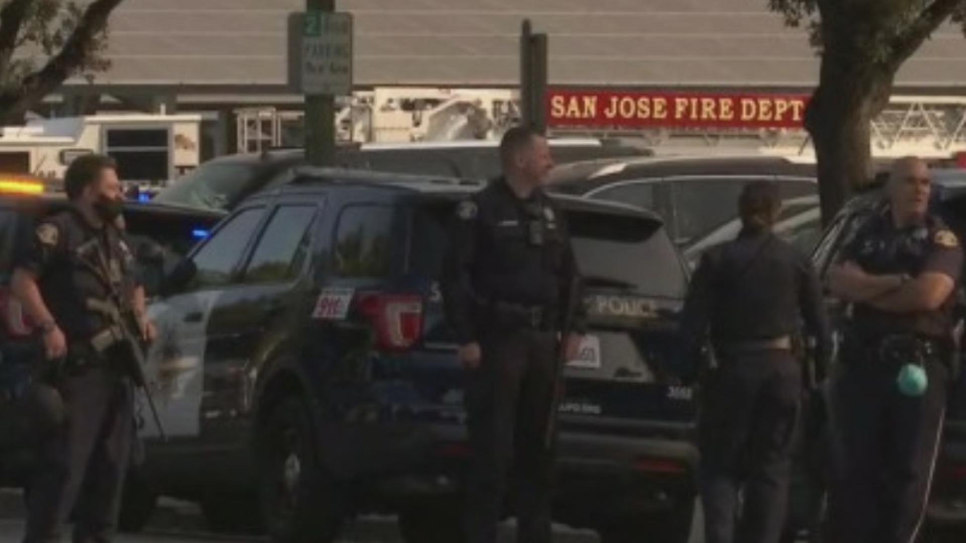  Atac armat în incinta unei companii de transport public din California soldat cu morţi şi răniţi