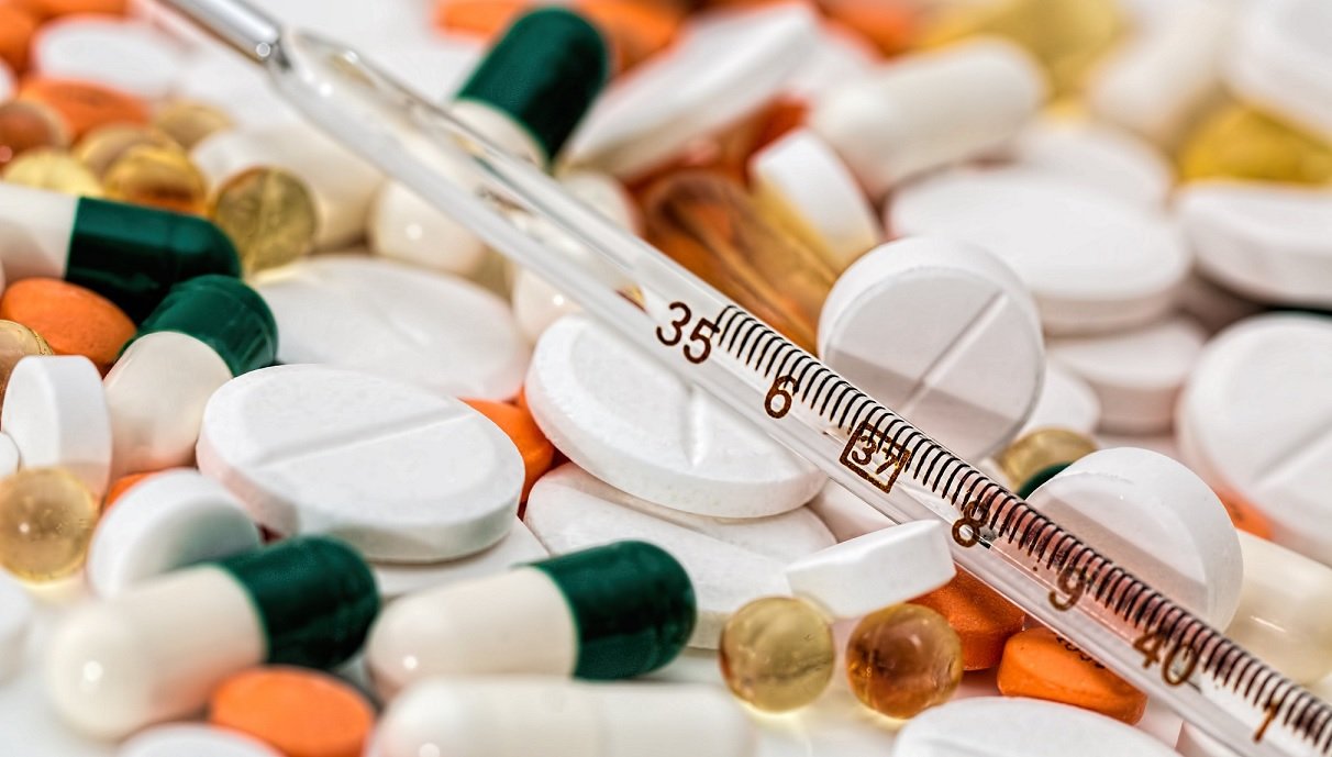  Vom avea medicamente anti COVID pe rafturile farmaciilor până la sfârşitul anului?