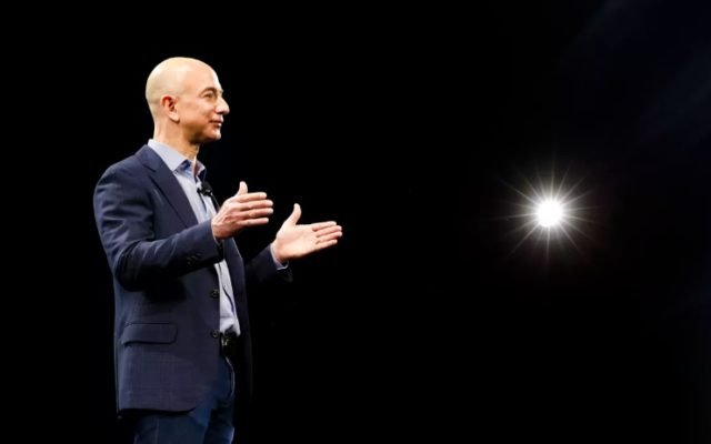  Jeff Bezos va demisiona în 5 iulie, ziua în care a înființat Amazon
