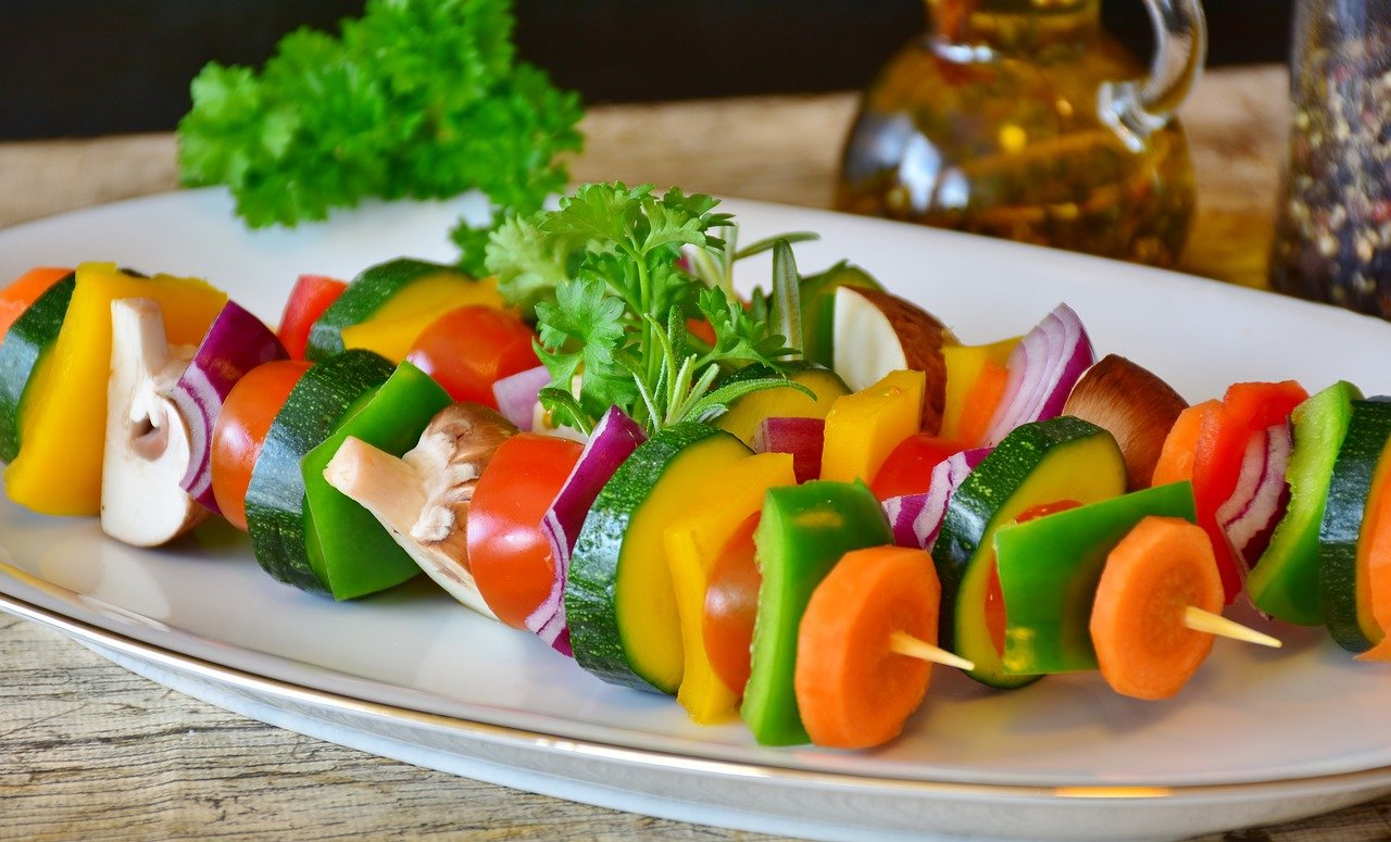  Consumul alimentelor pe bază de plante la cină poate reduce cu 10% riscul de boli de inimă