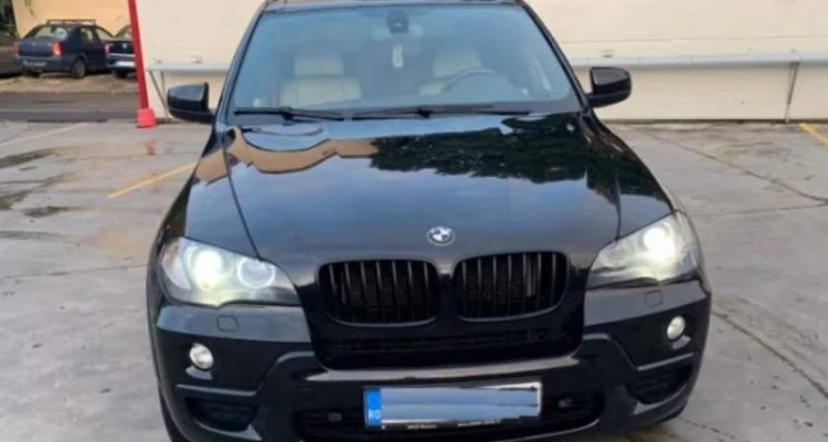  Escrocul care s-a dat drept șeful DIICOT Suceava avea și BMW cu girofar