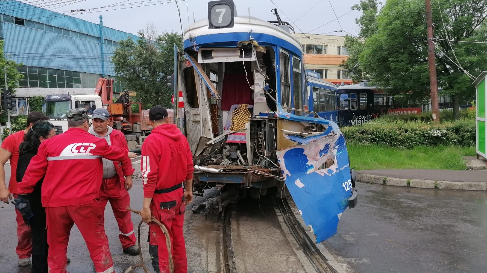  VIDEO/FOTO: Tramvai sfârtecat în urma unui accident produs în Baza 3 (UPDATE)