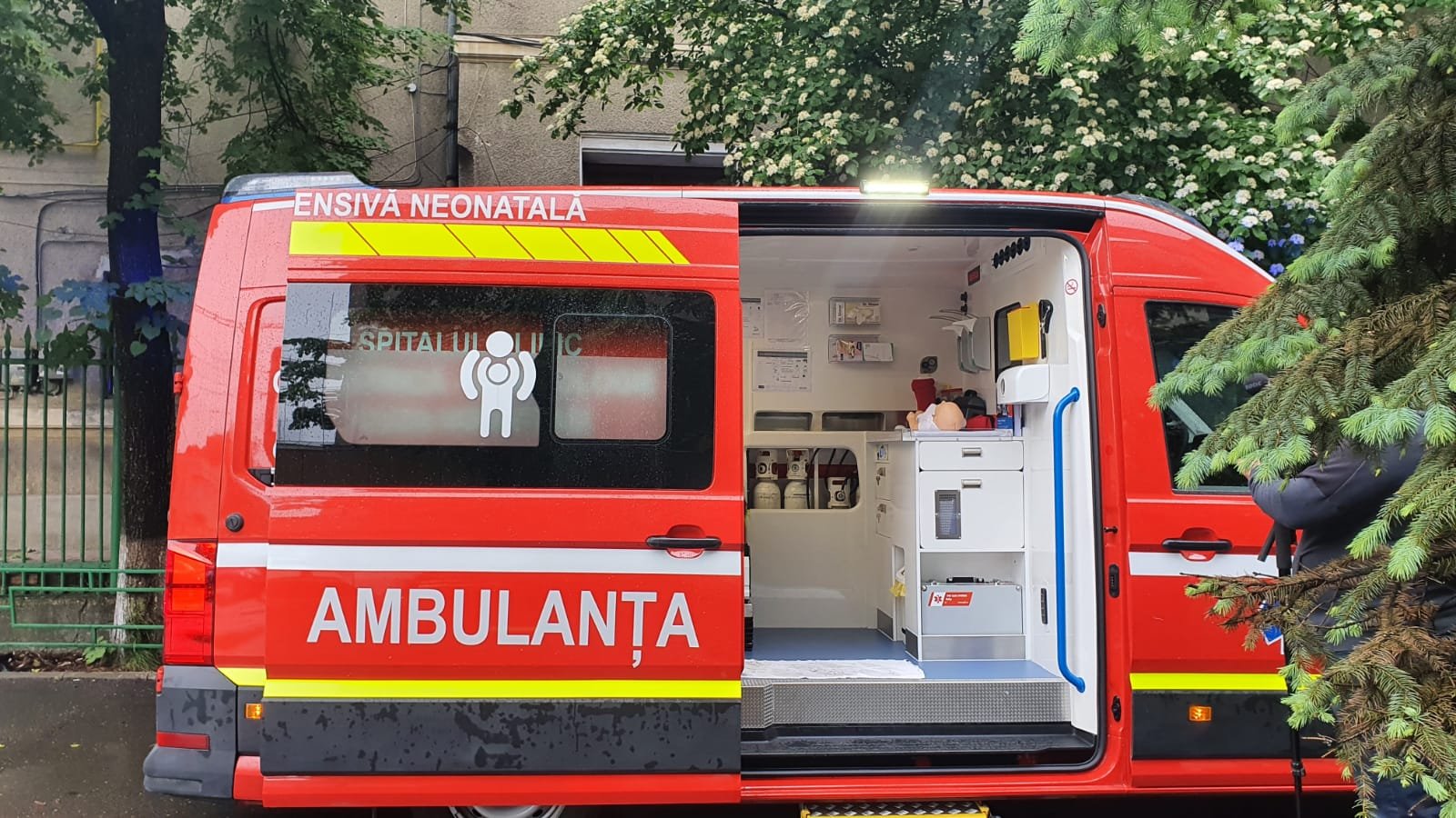  Ambulanță nouă pentru bebeluși la Maternitatea Cuza