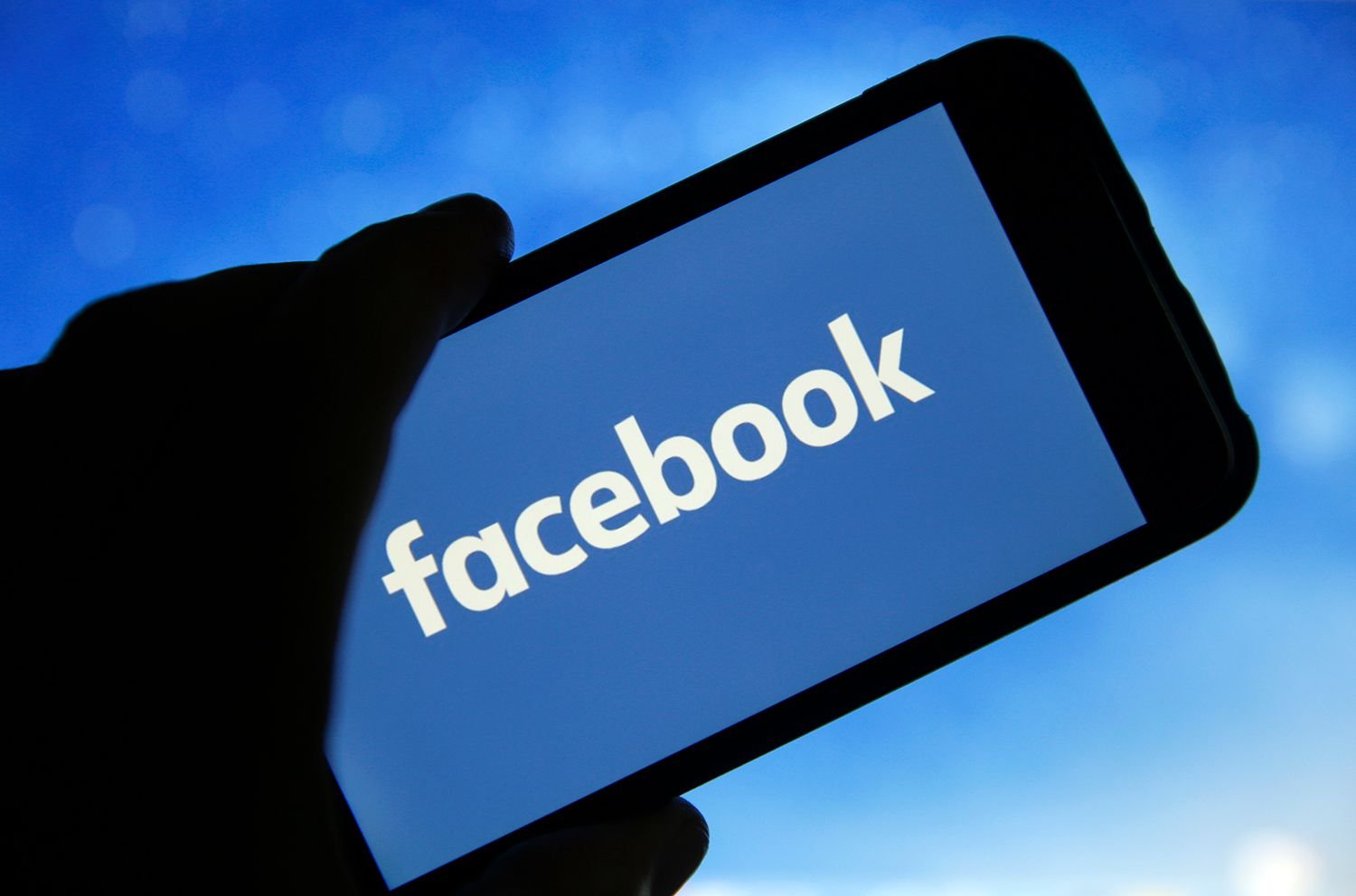  Facebook nu va mai oferi tratament special politicienilor. Credeţi că se va ţine de cuvânt?