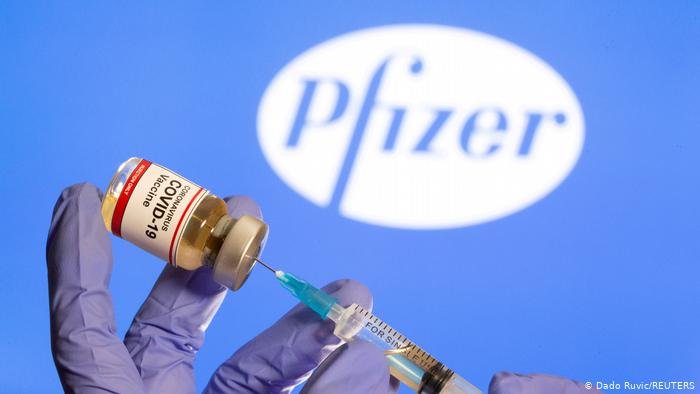  O nouă tranşă de vaccin produs de Pfizer BioNTech ajunge mâine în ţară
