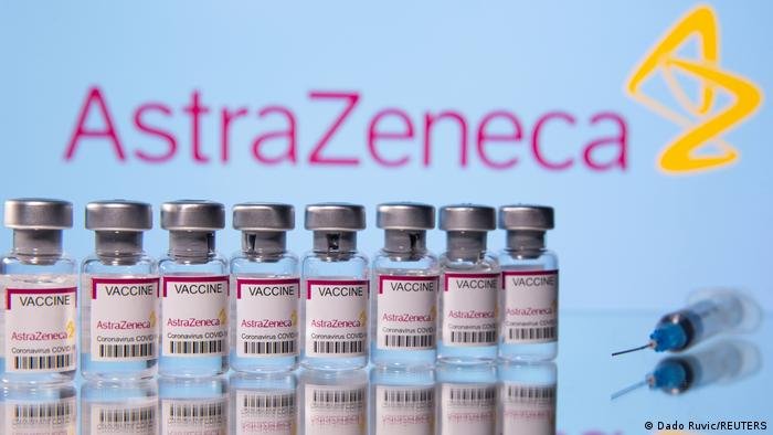  Italia va înceta să le mai administreze vaccinuri AstraZeneca persoanelor sub 60 de ani