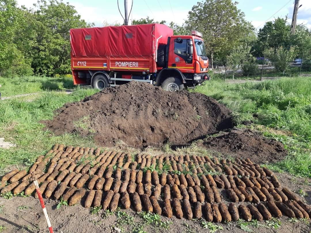  Căutătorii de bombe: au găsit anul trecut 258 de bombe și 328 de proiectile în județul Iași