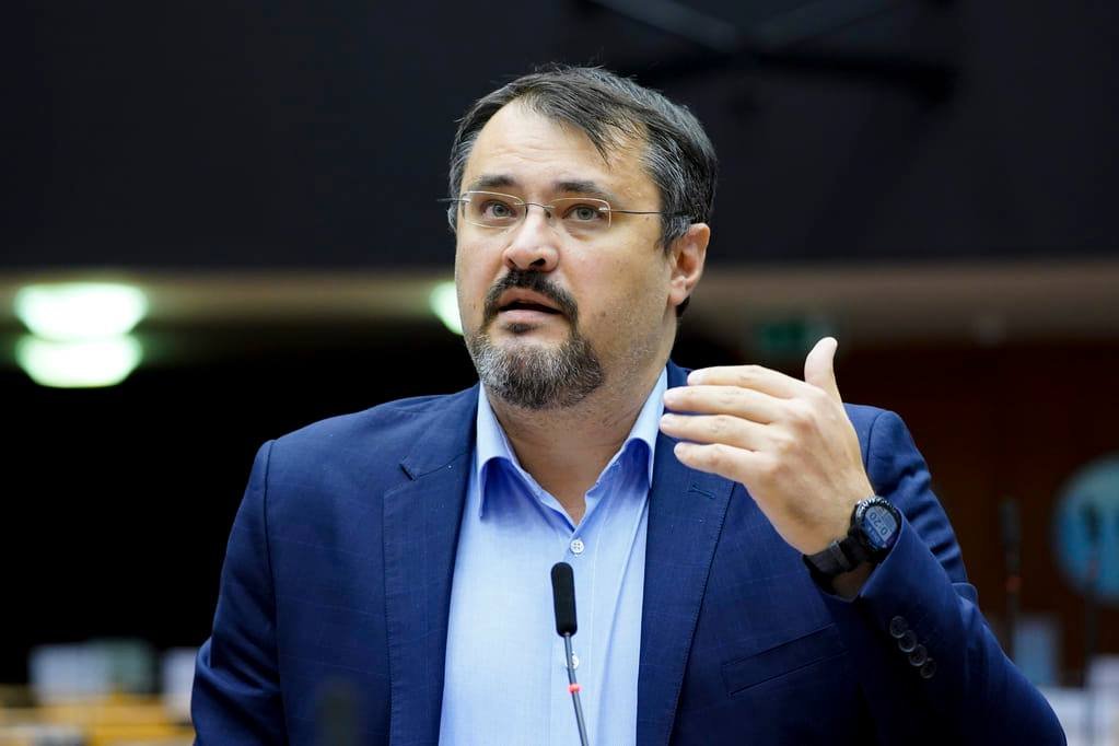  Camera Deputaţilor a respins moţiunea simplă a PSD împotriva ministrului Cristian Ghinea