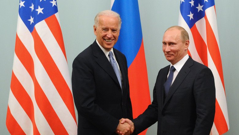  Biden şi Putin încep summitul de la Geneva cu o strângere de mână