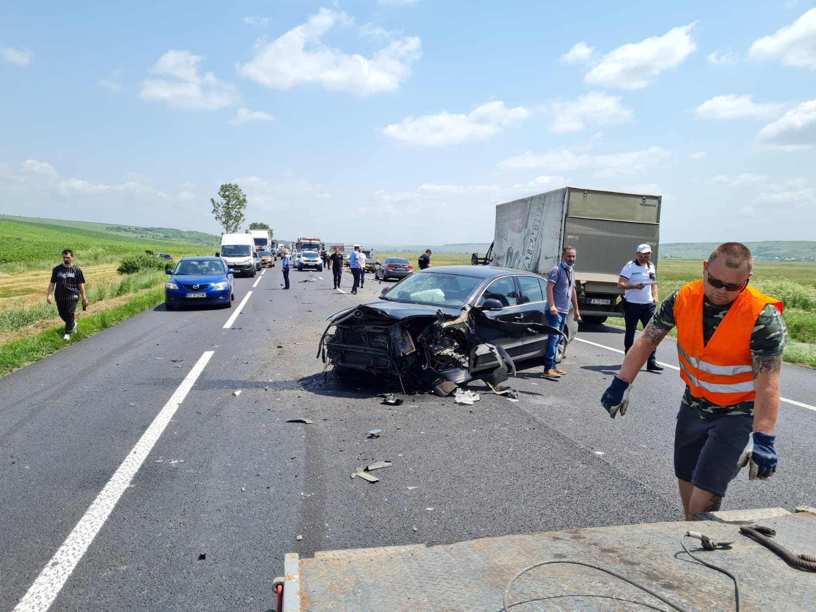 VIDEO: Accident grav, cu trei maşini, pe europeană: dosar penal pentru şoferul care circula regulamentar