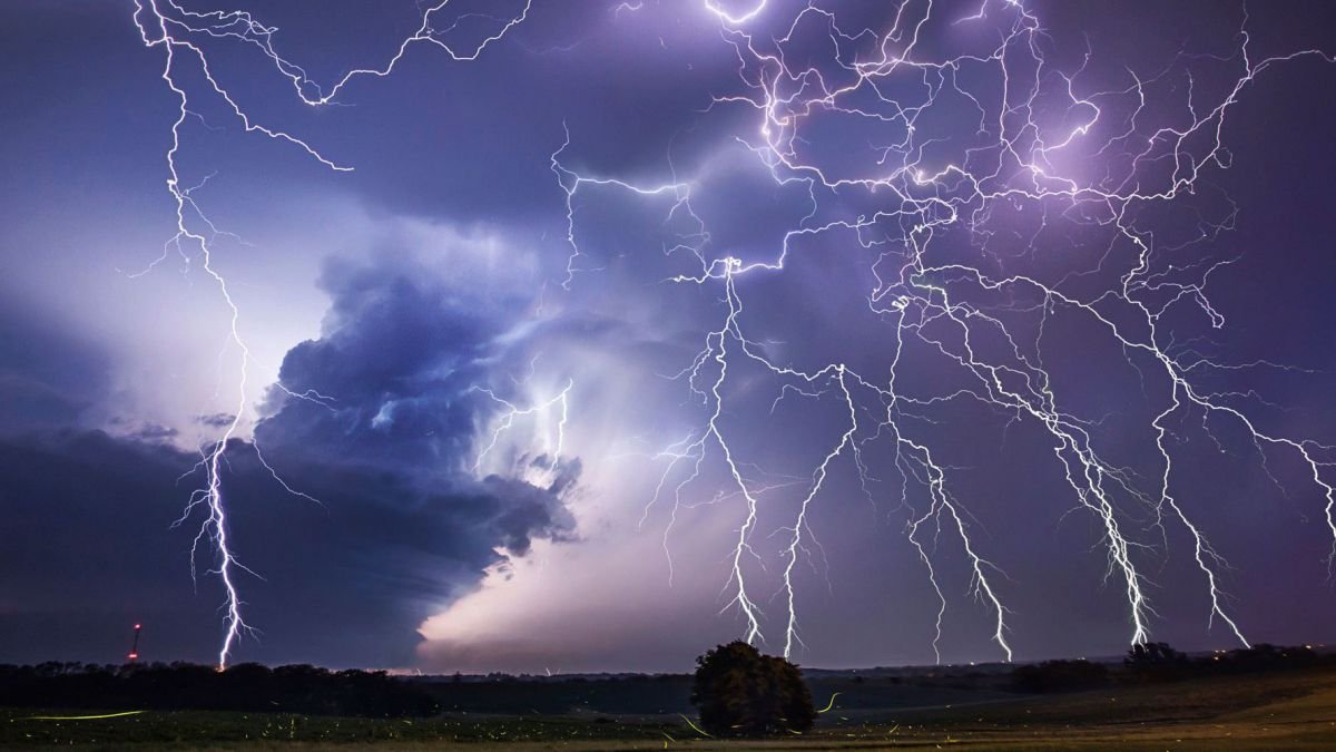  O nouă avertizare de furtuni în zona Moldovei. Rămâne valabil codul de caniculă