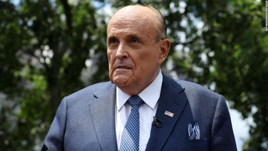  Rudy Giuliani, avocatul lui Donald Trump, a rămas fără licenţă