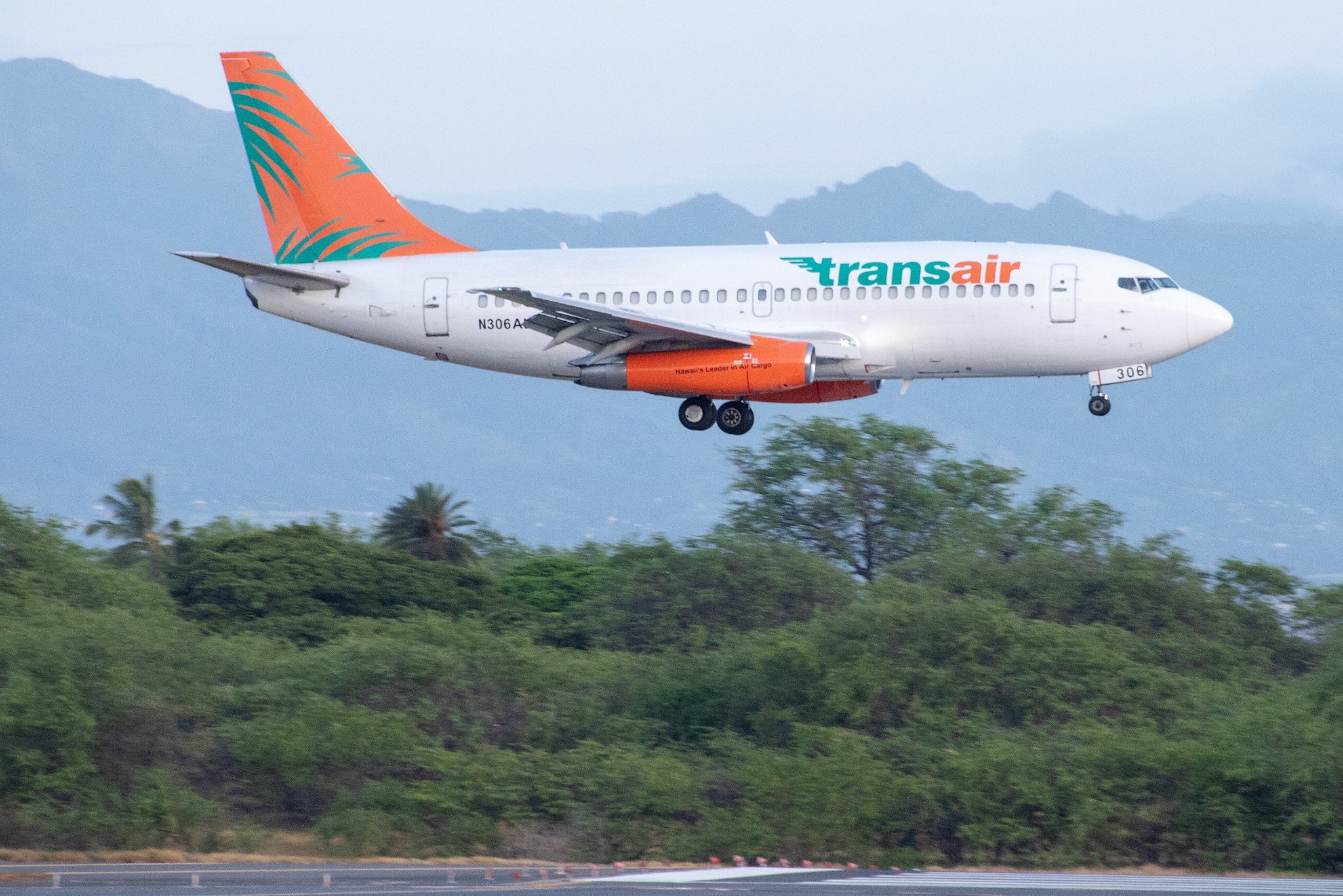  Un Boeing 737 a aterizat pe mare, în largul Hawaii, din cauza problemelor la motor