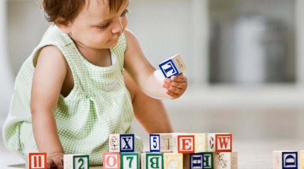  Psihologul de weekend: Copilul, la 3 ani, trebuie să știe alfabetul și să numere