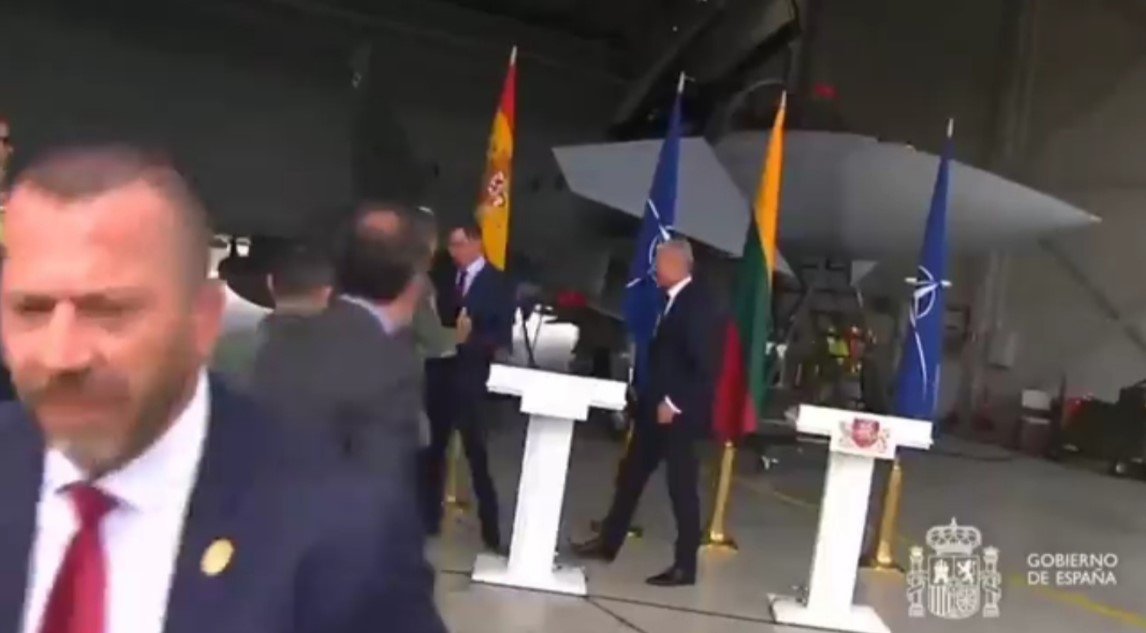  Baza NATO în care se aflau premierul spaniol şi preşedintele Lituaniei, survolată de avioane neidentificate