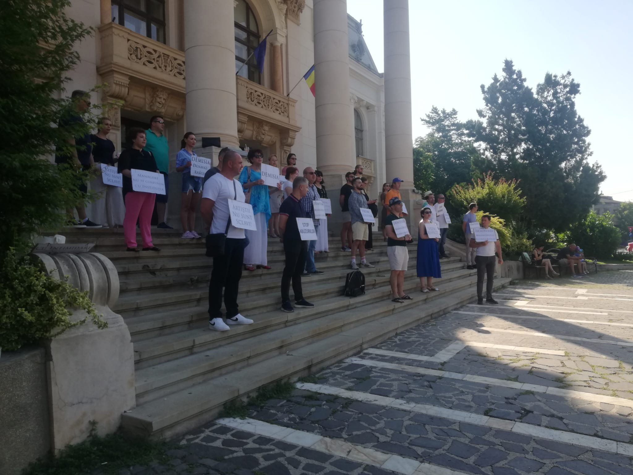  VIDEO: „Rancea, nu uita, Opera nu e a ta”! Continuă protestele la Iași