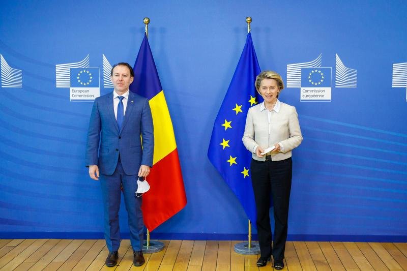  Comisia Europeană anunță sancțiuni: românii nu au drept la avocat și plătesc daunele băncilor
