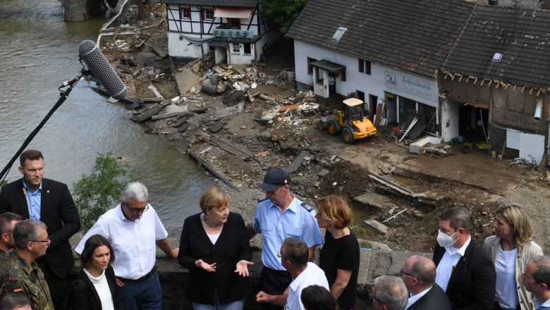  Merkel despre inundaţii: Este îngrozitor. Limba germană abia dacă poate descrie devastarea care s-a produs