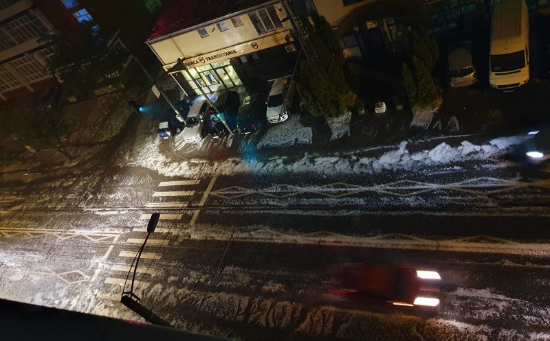  VIDEO Furtună la Cluj. S-au înregistrat zeci de apeluri la urgențe