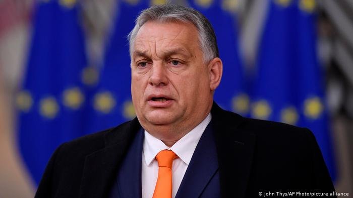  Ungaria: Viktor Orban convoacă un referendum în problema protecţiei copiilor