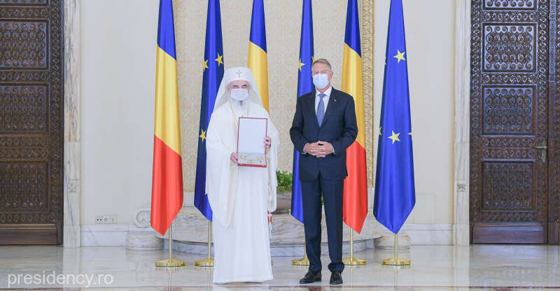  Patriarhul Daniel, decorat de Iohannis cu Ordinul Naţional „Steaua României” în grad de Colan