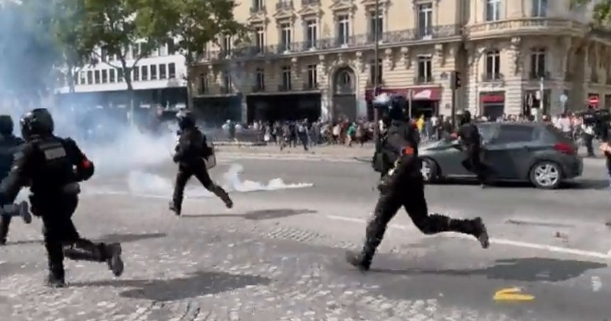  VIDEO: Mii de persoane au manifestat în Franţa faţă de „dictatura sanitară”