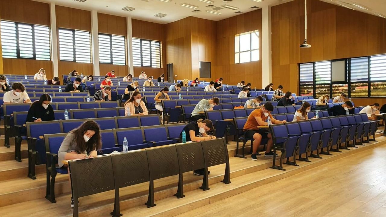  AZI, admiterea la UMF Iași! Examen în 85 de săli de la patru universități