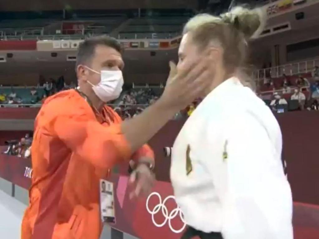  Antrenorul român al Germaniei care şi-a pălmuit sportiva, avertizat de federaţia internaţională de judo