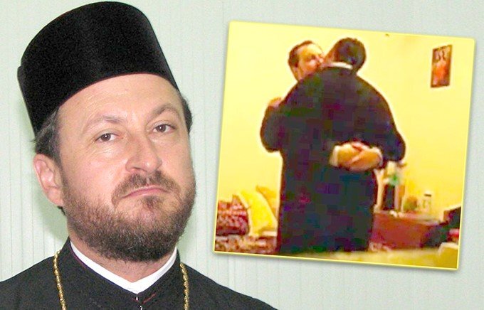 Dosarul în care Cornel Onilă, fostul episcop de Huși, este acuzat de agresiuni sexuale a fost “scris” cu picioarele