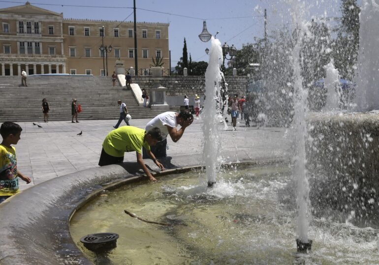  Caniculă extremă în Grecia în zilele următoare. Cel mai puternic val de căldură va aduce 47 de grade Celsius