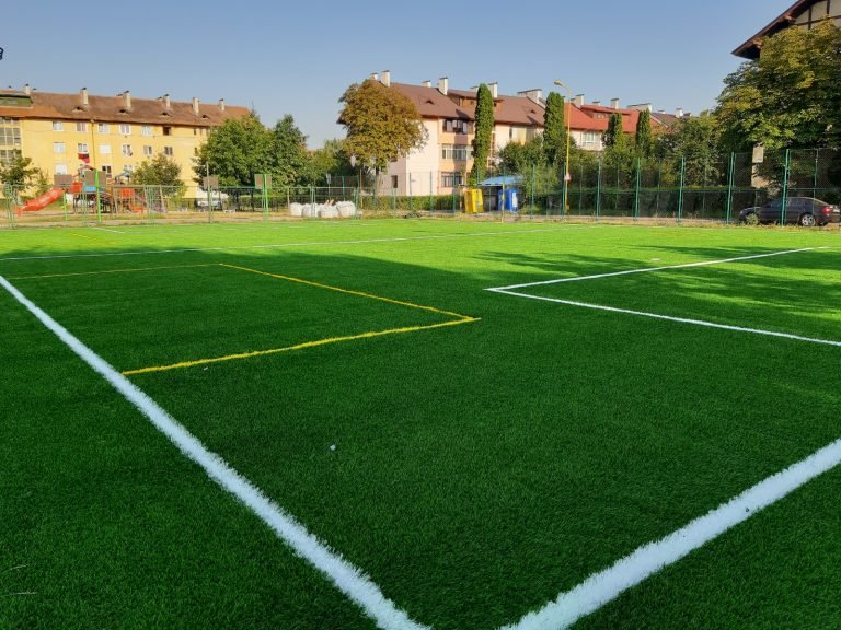  Licitaţie: 21 de școli din municipiul Iași vor avea terenuri de sport nou-nouțe. Iată lista!