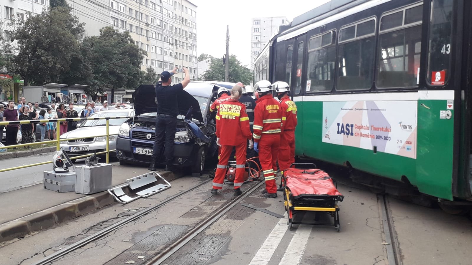  418173_296400_stiri_accident-tramvai1