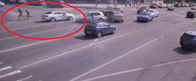  VIDEO: Accidentul de la Moara de Foc. Vedeți cum fug șoferul fără permis și amicul său!