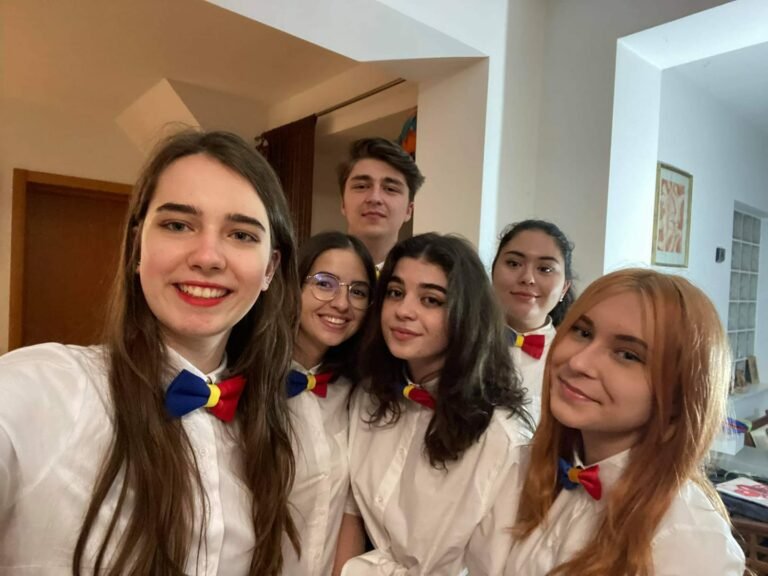  Echipa României, în primele 8 echipe la Campionatului Mondial de Dezbateri pentru elevi
