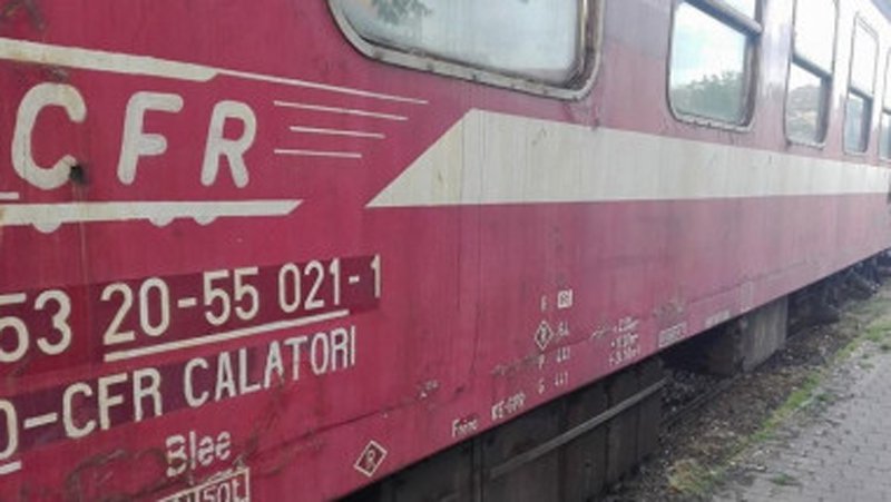  Mizeria CFR din vagoane: toalete murdare și pline de la plecarea din stație