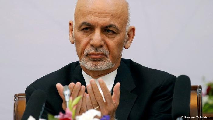  Al Arabiya: Preşedintele afgan va renunţa la putere. Au venit talibanii