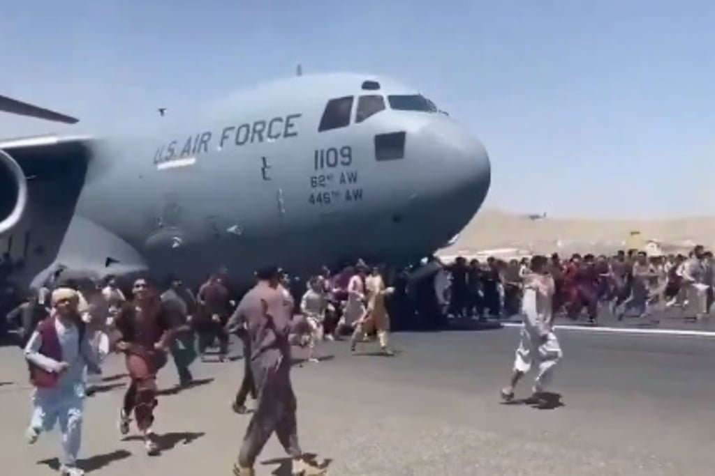  Afganistan: Resturi umane, găsite în pasajul roţii unui avion american. Un zbor german a preluat doar şapte persoane